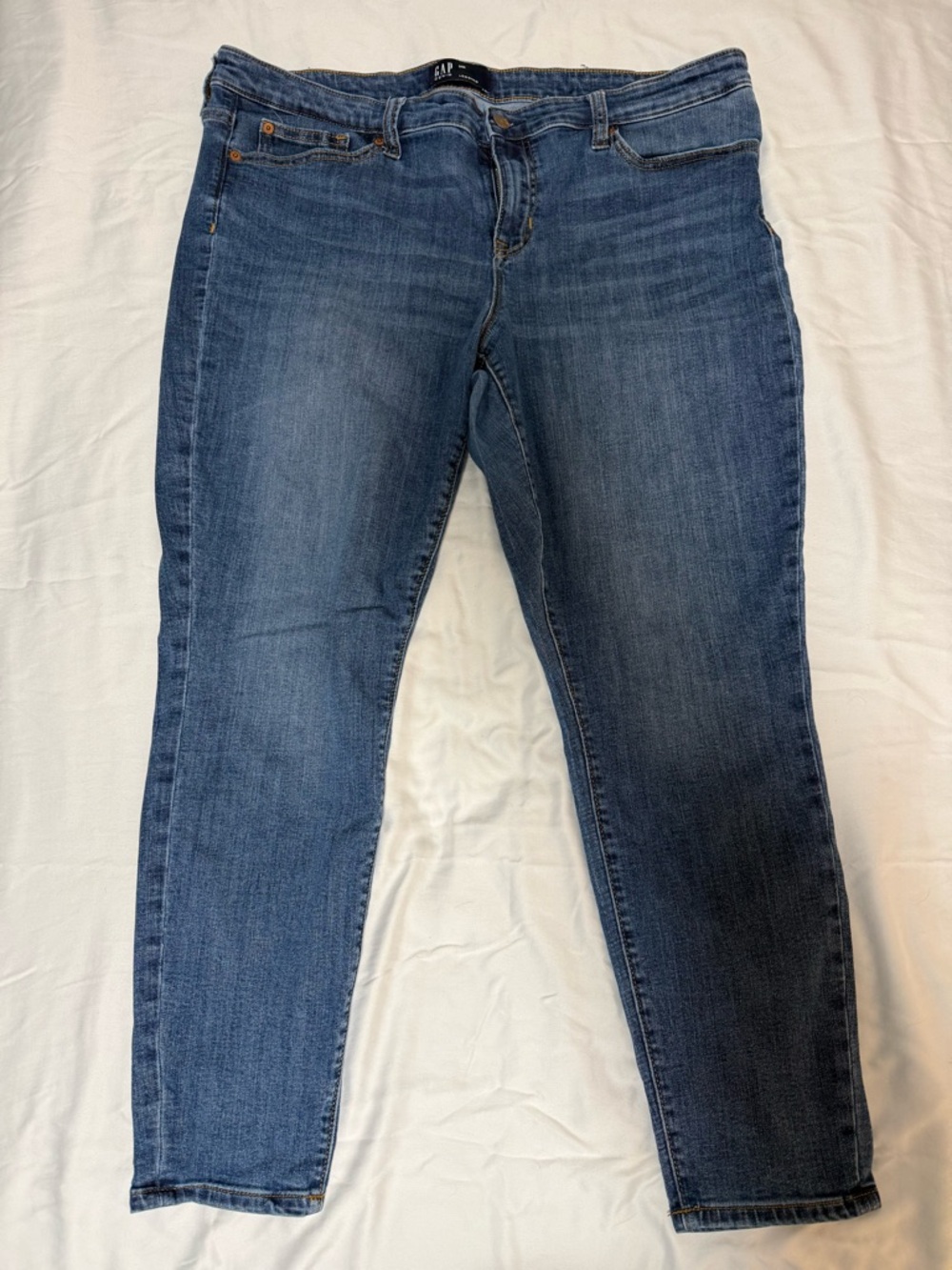 GAP Slim Fit Skinny Jeans in Medium Blue Wash